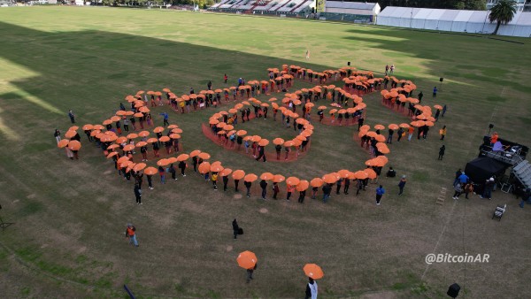 Argentina’s Bitcoin Community Created The World’s Largest Human Bitcoin Logo 3